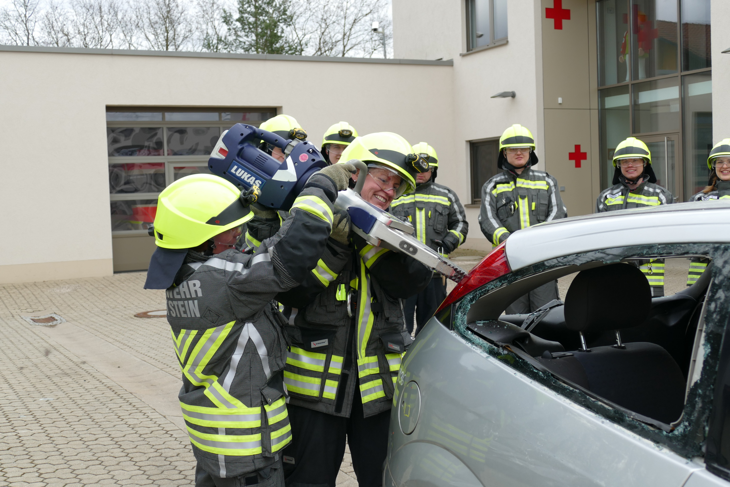 Übungssamstag: Grundlagen zur technischen Hilfeleistung bei Verkehrsunfällen